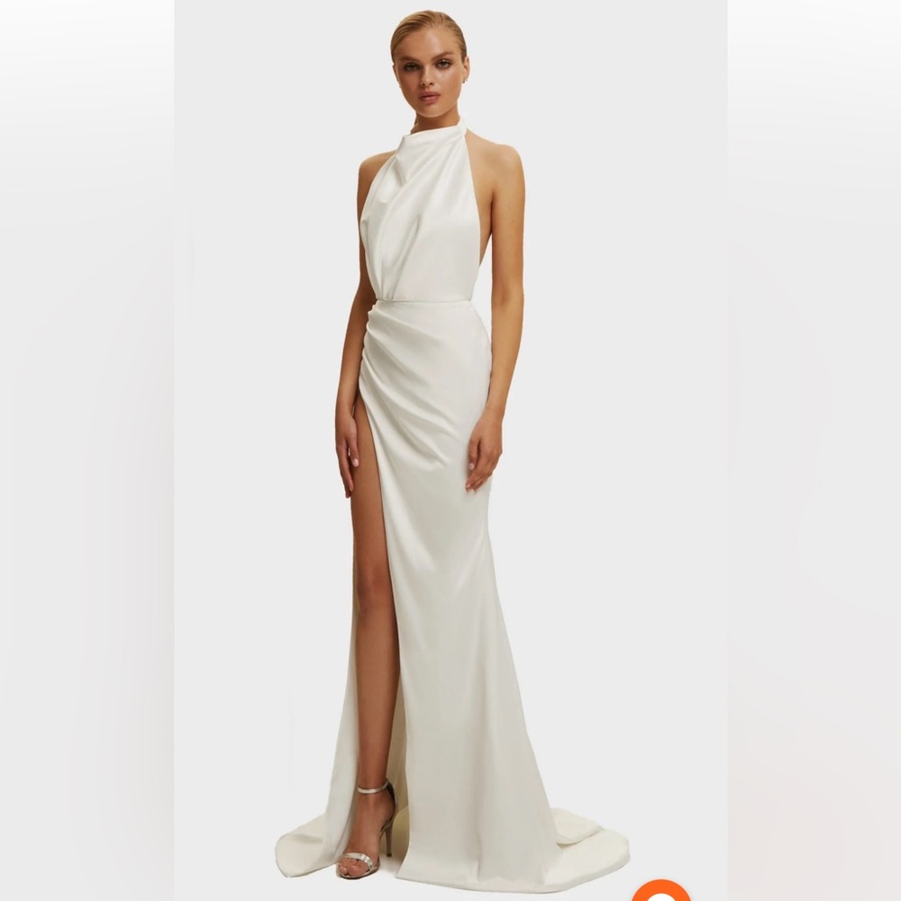 Milla Nova - White Mock Neck Sleeveless High Slit Dress